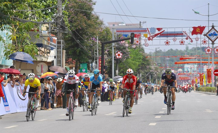 TP Điện Biên Phủ hân hoan chào đón đoàn đua